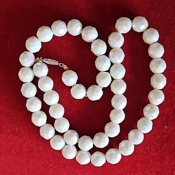 Vintage Milk Glass Iridescent Faceted 16" Necklace - Picture 3 of 8